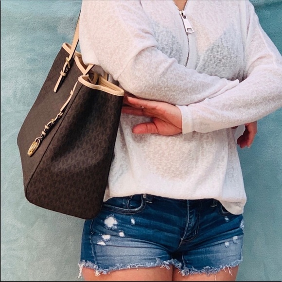 NWT Michael Kors Jet Set travel brown bag - Picture 3 of 7